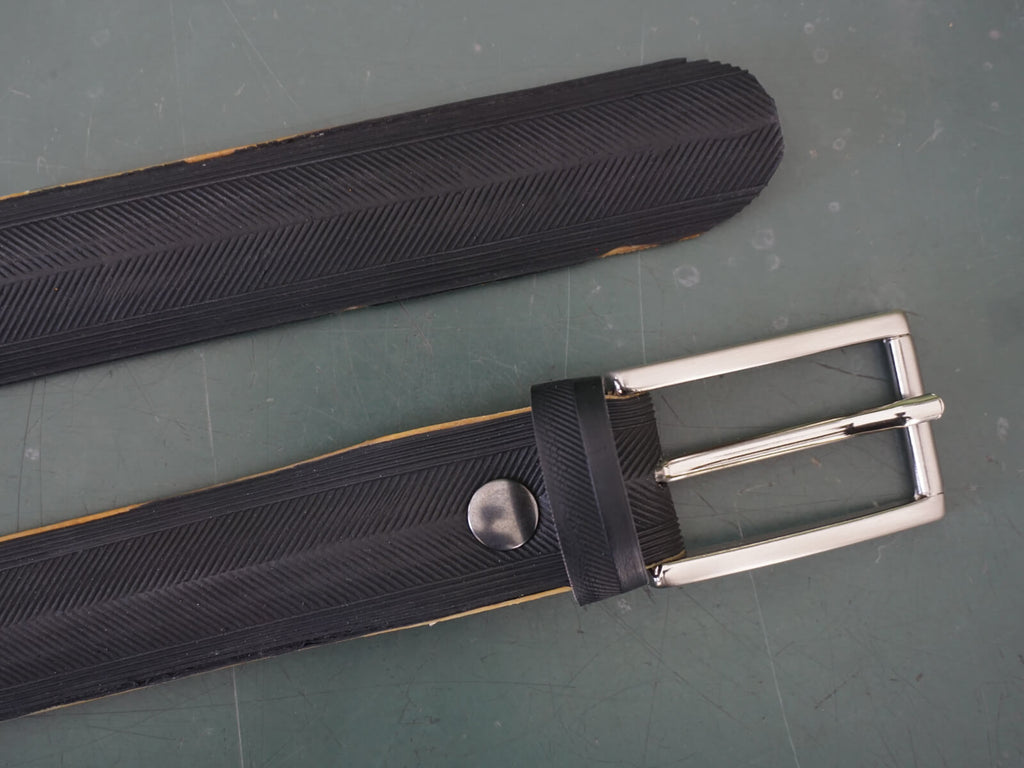 Cintura Uomo colore Nero in copertone di bicicletta riciclato